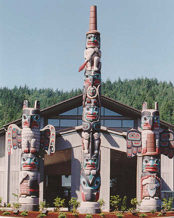 totems_214.jpg (32144 bytes)